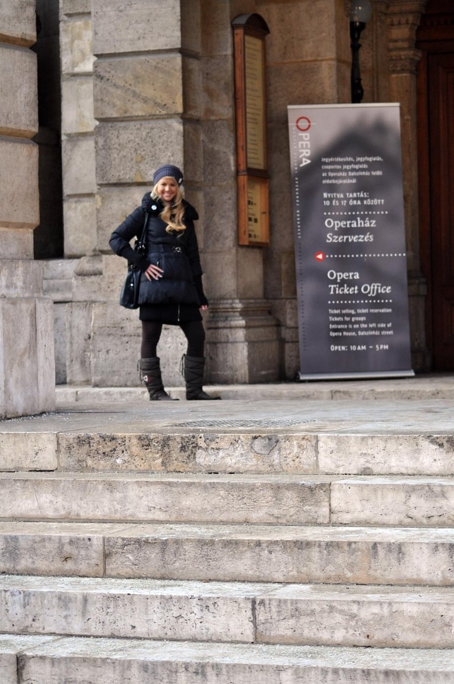 Zorah White donne une pipe explosive à son beau-père dans une scène sensuelle d'une blonde européenne maison - 2