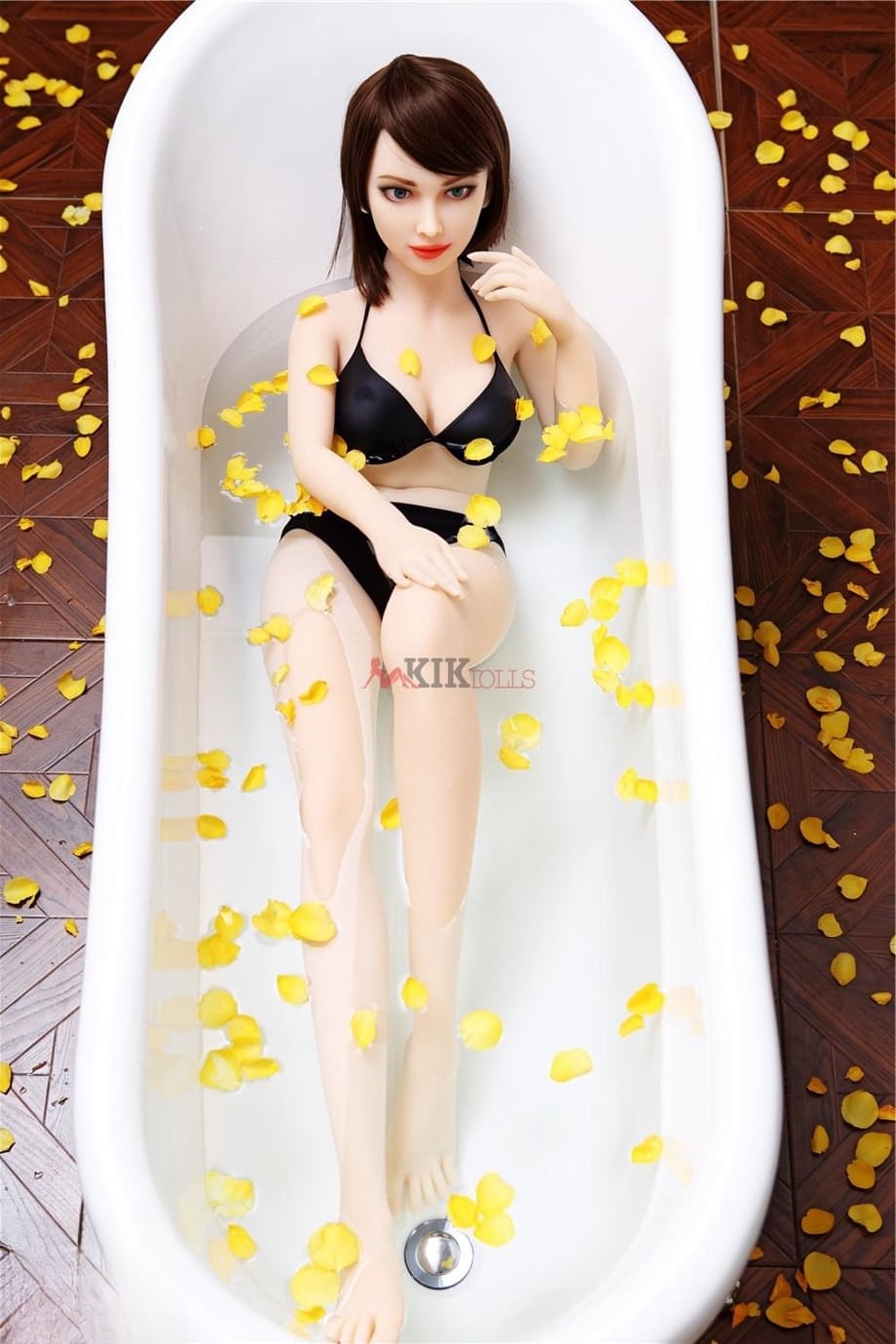 Kik, poupée sexuelle trans trempée de sueur, séduction torride en dentelle noire sultry - 1