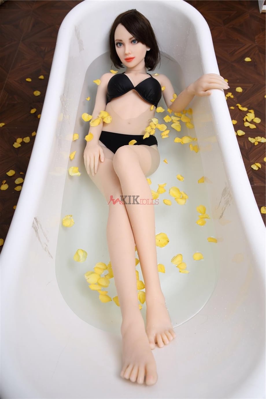Kik, poupée sexuelle trans trempée de sueur, séduction torride en dentelle noire sultry - 10