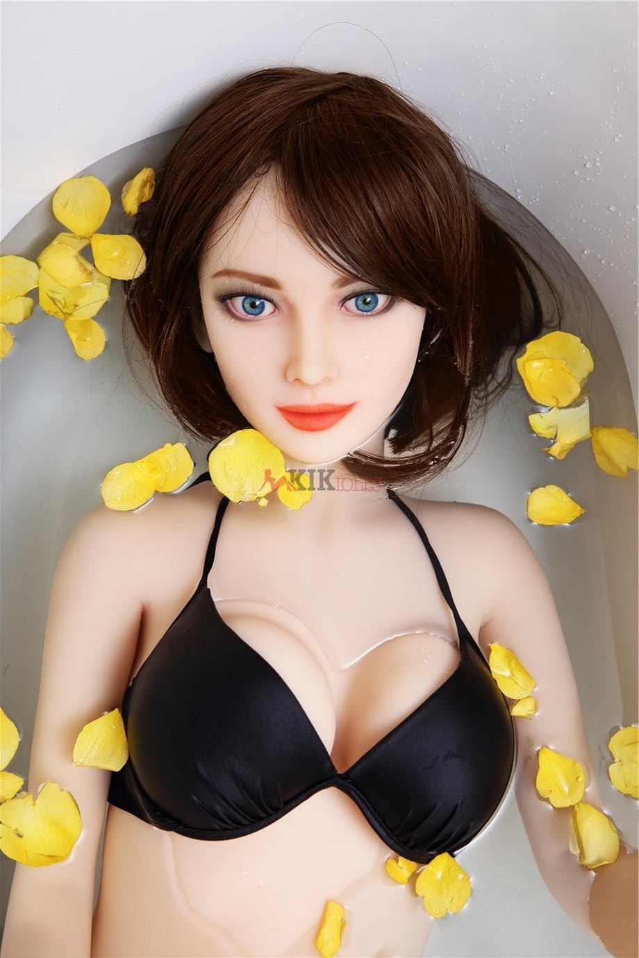 Kik, poupée sexuelle trans trempée de sueur, séduction torride en dentelle noire sultry - 13