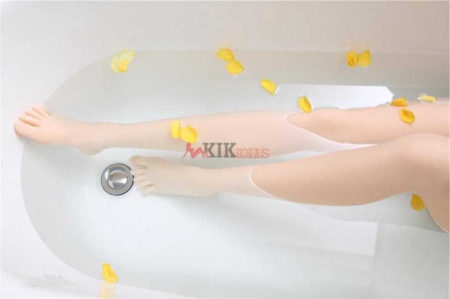 Kik, poupée sexuelle trans trempée de sueur, séduction torride en dentelle noire sultry - 17
