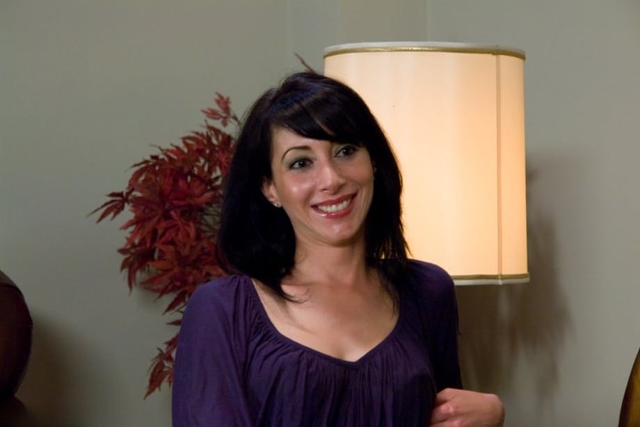 Daniela viene legata e selvaggiamente stimolata con giocattoli sessuali dall'agente di casting mentre rivela il suo seno enorme - 4