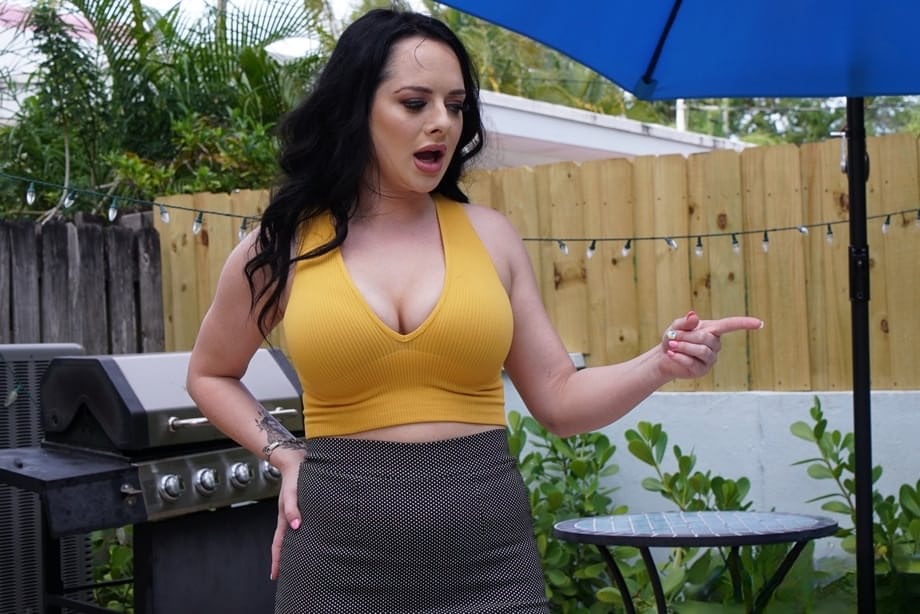 Macey Jade receives expert cunnilingus before a deep raw pounding - 4