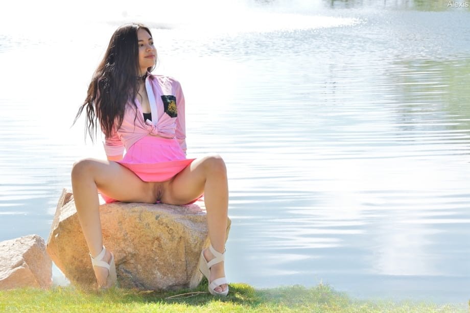 Scarlett Alexis shows her natural curves and spreads wet pussy outdoors - 12