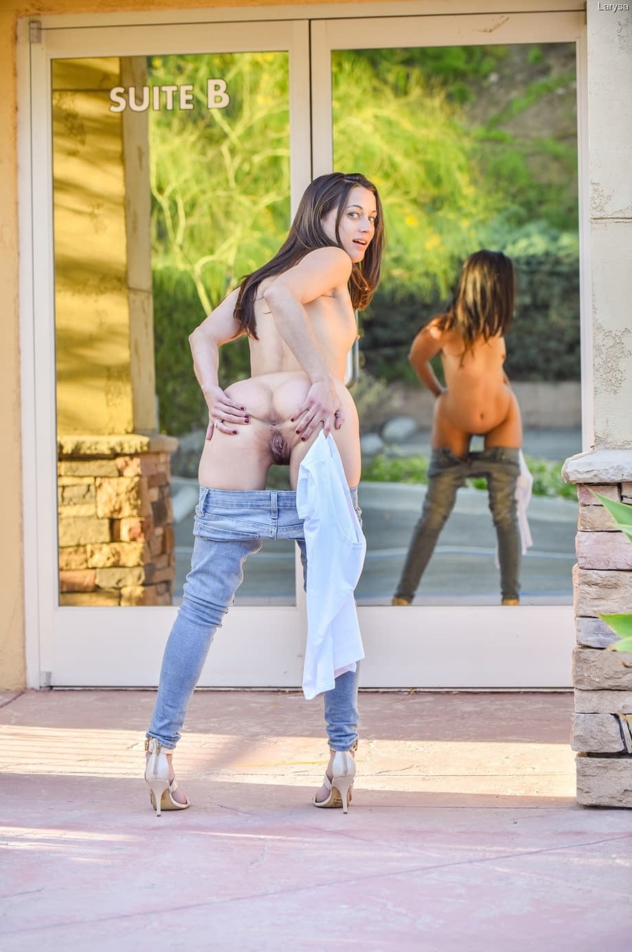 Georgia Jones monte désespérément un gros concombre dans sa chatte amateur serrée - 16