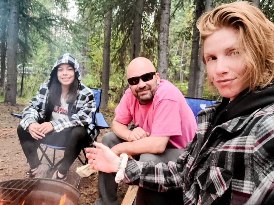 Lana Mars and AKGINGERSNAPS have threesome sex with a guy in nature