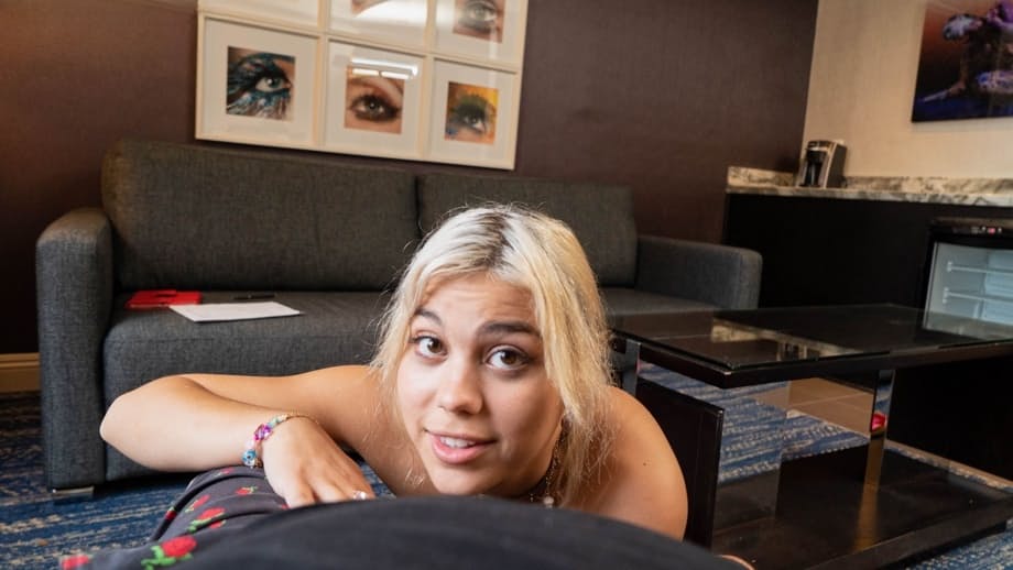 Lilith Grace puttana amatoriale hardcore con la fica leccata e scopata in POV - 8