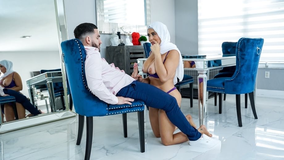 Carmela Clutch flaunts her juicy curves and spreads her thick Latina ass - 11