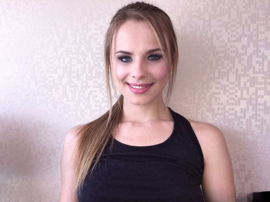 Moe The Monster Johnson devasta la fresca fichetta dell'adolescente Jillian Janson dopo che lei si è spogliata completamente - 15