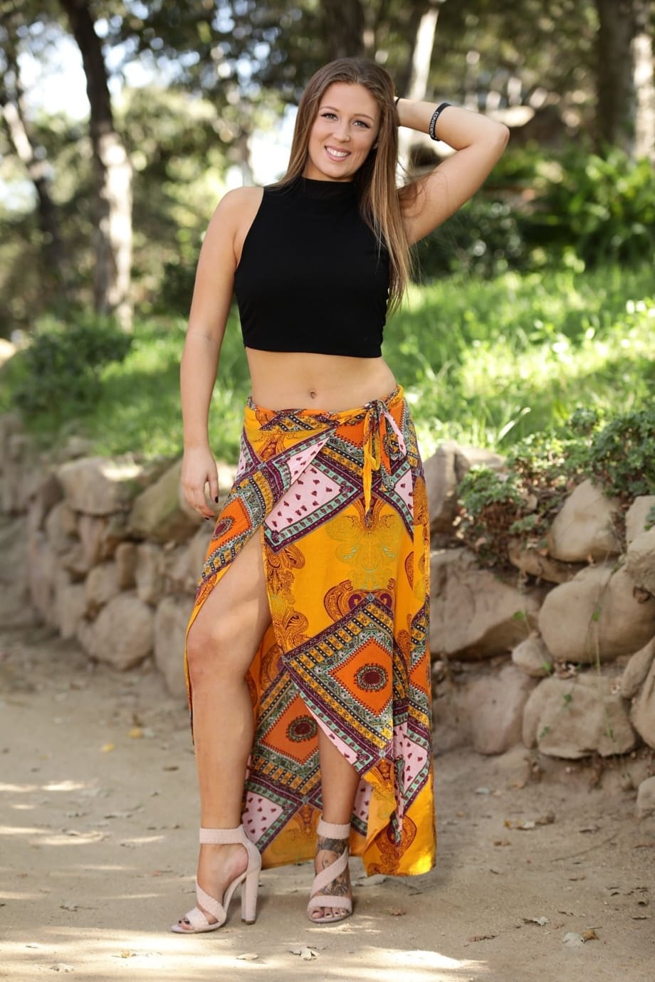 Febby Twigs exposes her juicy curves outdoor before rough passionate fucking - 1