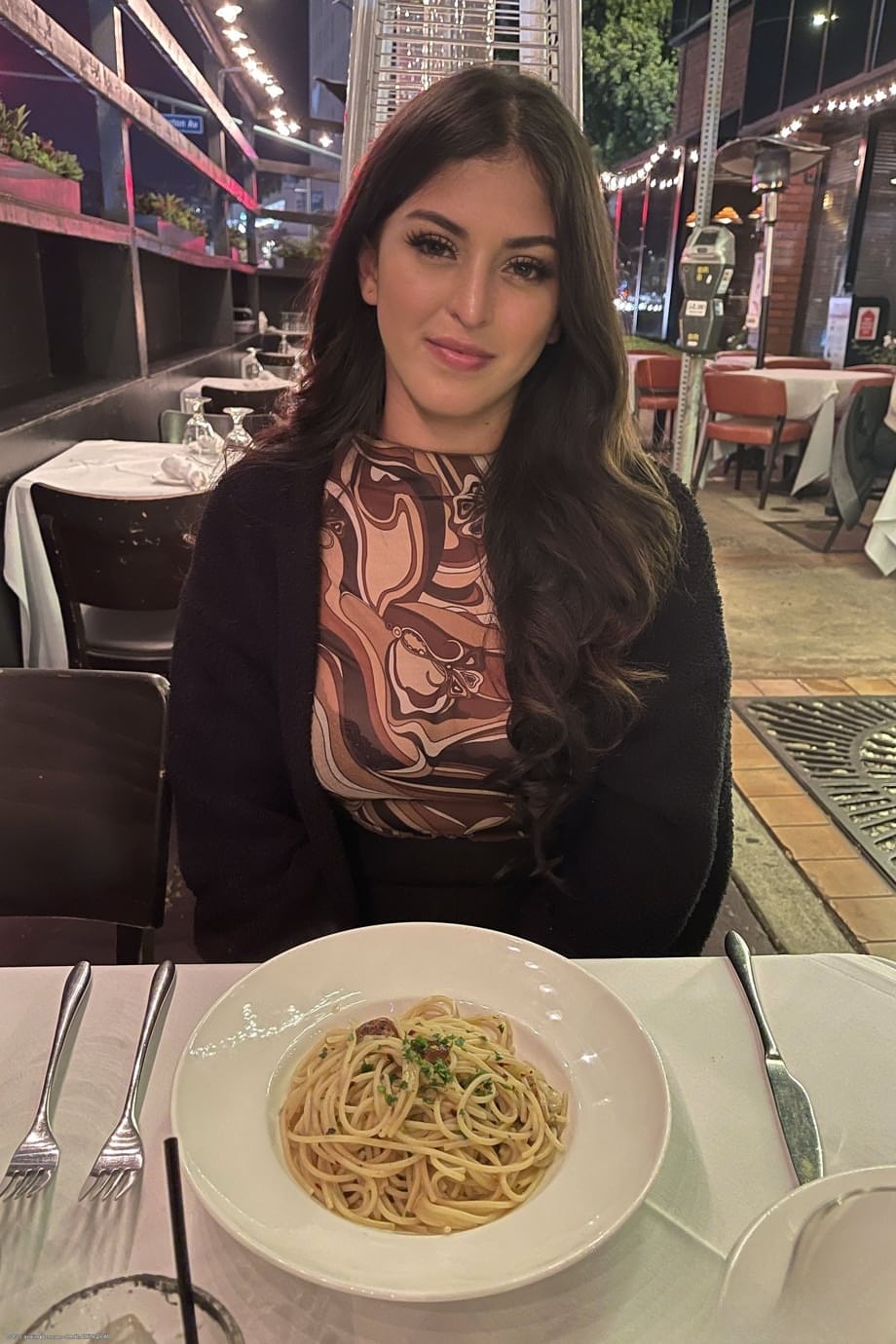 Sophia Leone rivela tette enormi e culo rotondo in una provocazione amatoriale da sola - 19