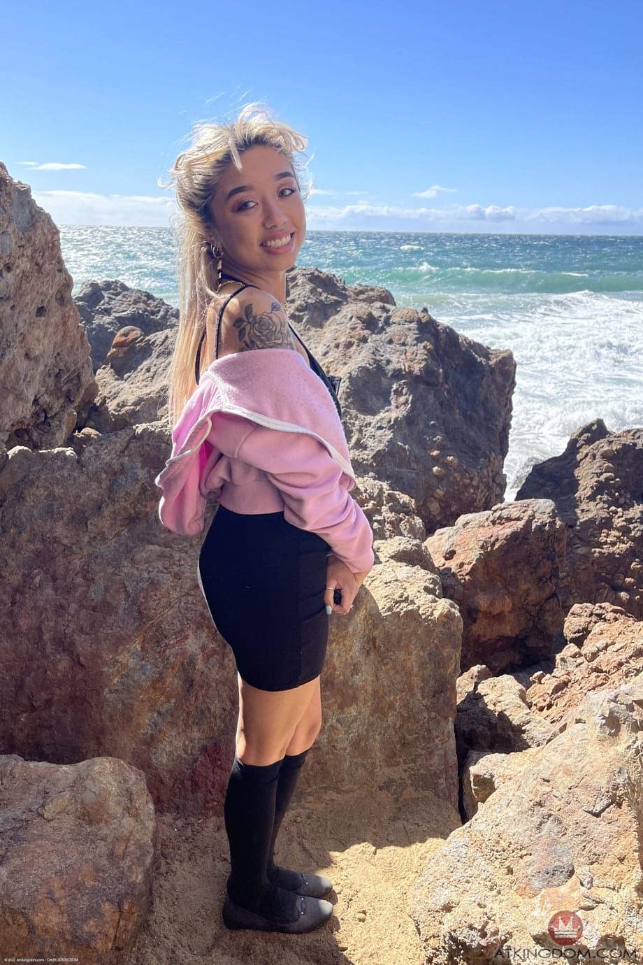 Gia DiBella che mostra le sue labbra della figa strette e bagnate così da vicino - 16