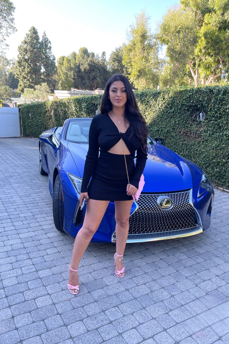 L'affascinante pornostar latina Sophia Leone esibisce tette succulente, un grosso culo e buchi dilatati - 18