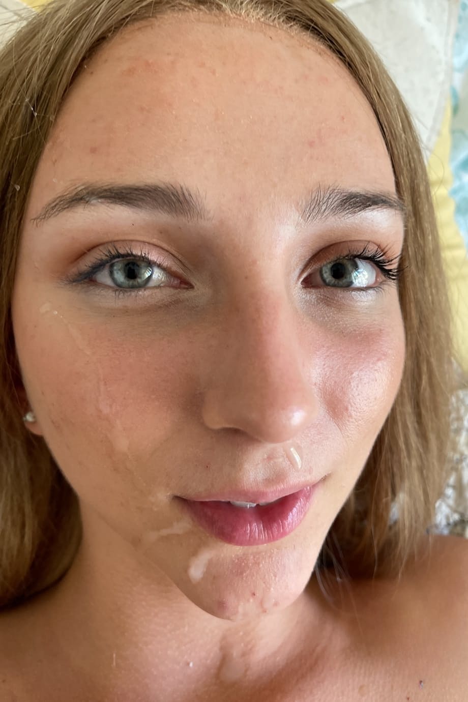 Macy Meadows Spreads Petite Holes and Sexy Toes for You - 20
