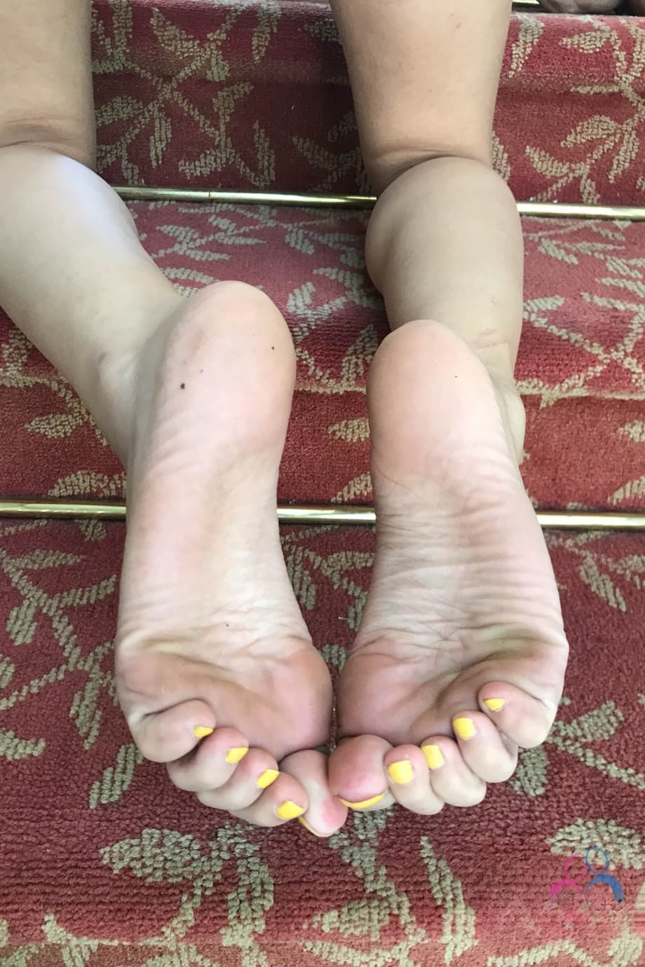 L'adolescente nerd Harmony Wonder si sveste per una scopata bagnata e calda con creampie - 7