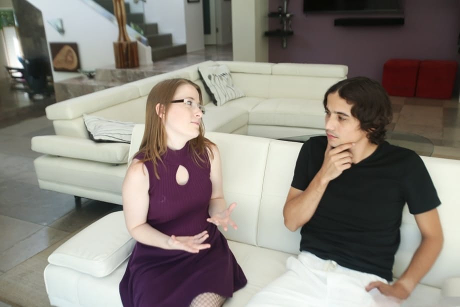 Alice Merchesi en pantimedias transparentes siendo estirada abierta por la polla palpitante de su novio - 4