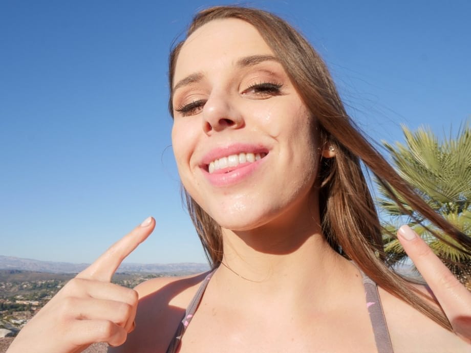 Ava Madison, PAWG en extérieur, suce une bite en pleine érection et reçoit un gros facial frais sur le visage - 18
