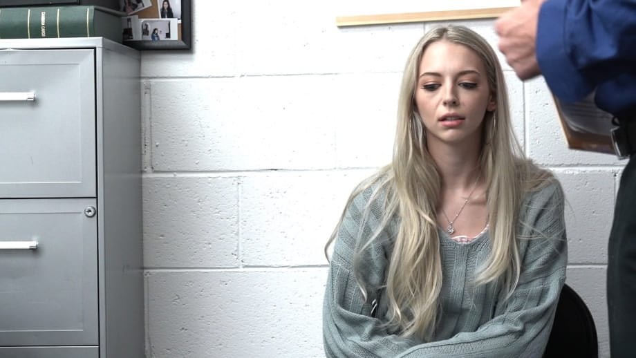 Lily Larimar ravaged by officer after caught stealing merchandise in explicit store fuck - 4