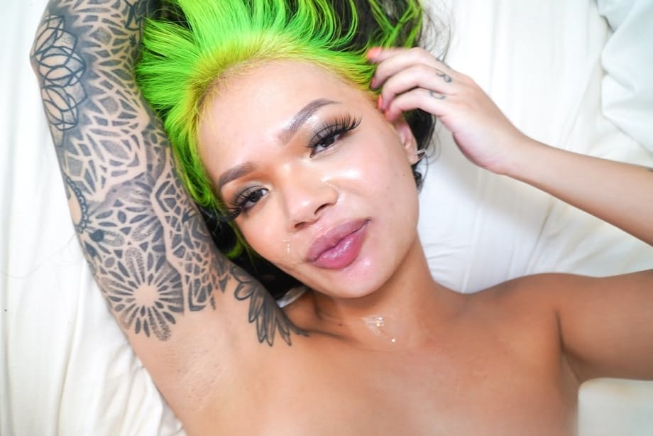 Paisley Paige shows off ink while tasting stepbrother cock in homemade movie - 21