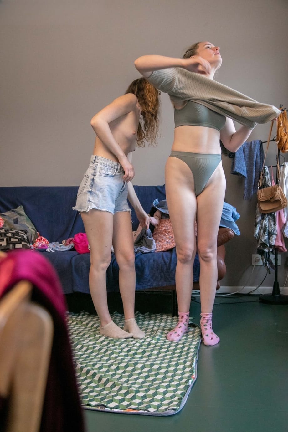 candice demellza séduit sa magnifique petite amie dans un jeu de chatte lesbien cru - 15
