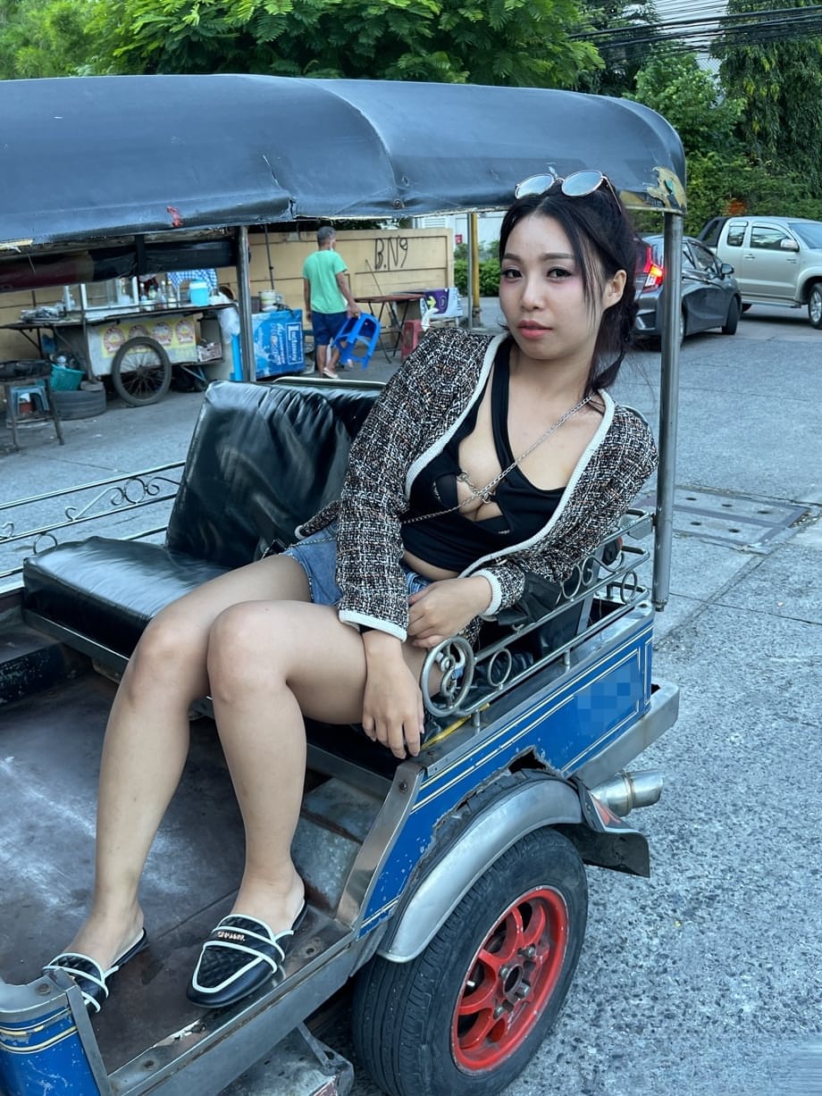 Akita Thai's Slick Oiled Body Drilled Hard And Glazed In Cum - 2
