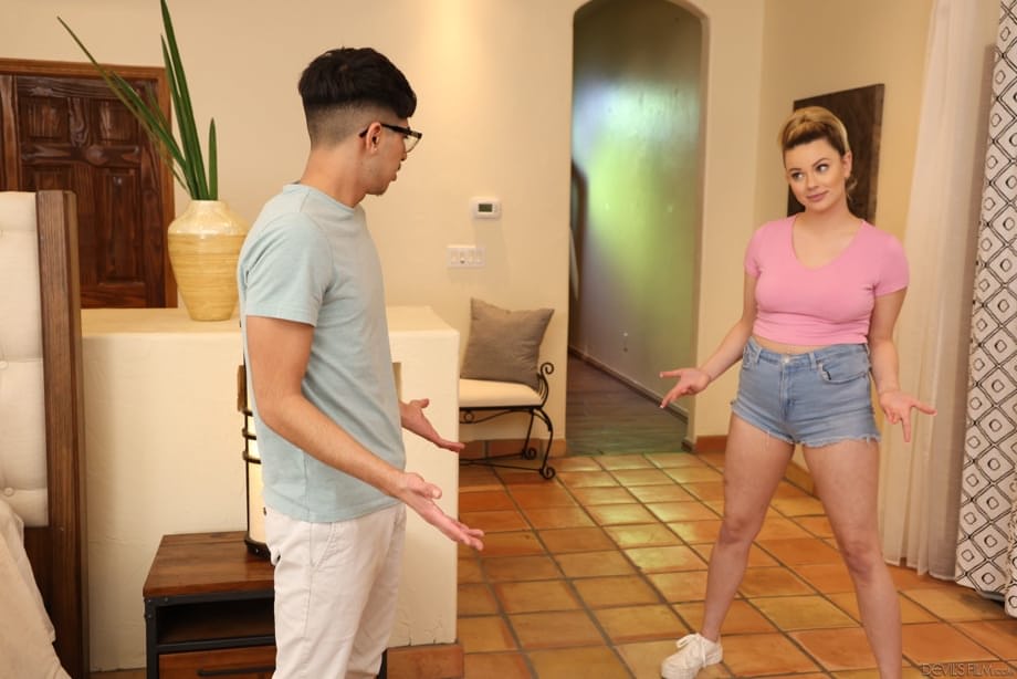 La baby sitter prosperosa Heather Honey soddisfa il secchione con la bocca e la figa - 7