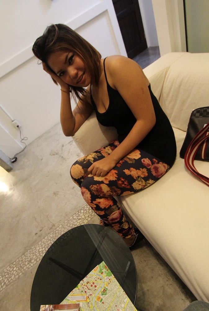 La bellissima Bee si fa martellare forte la sua passera rasata thailandese in POV - 4