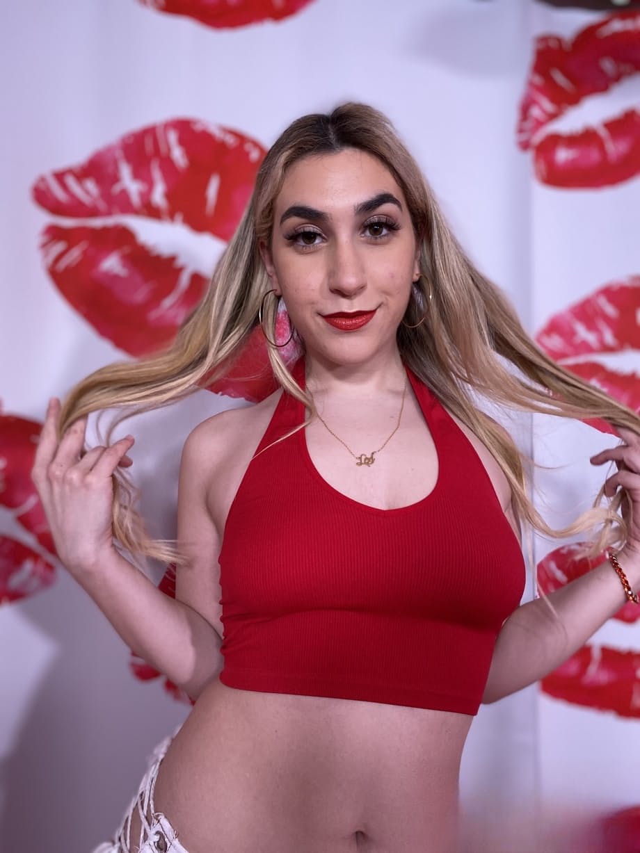 Sultry Lexi Grey swallows balls deep while teasing red lace POV cock worship - 9
