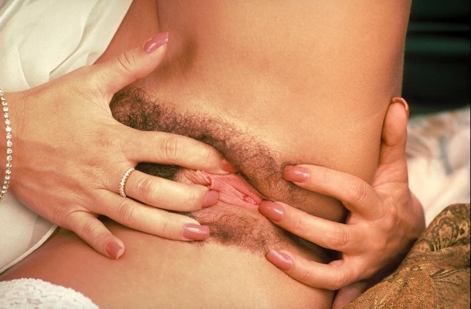 Ashlyn Gere exposes her luscious mounds and teasingly displays her trimmed pussy for close-up viewing - 20