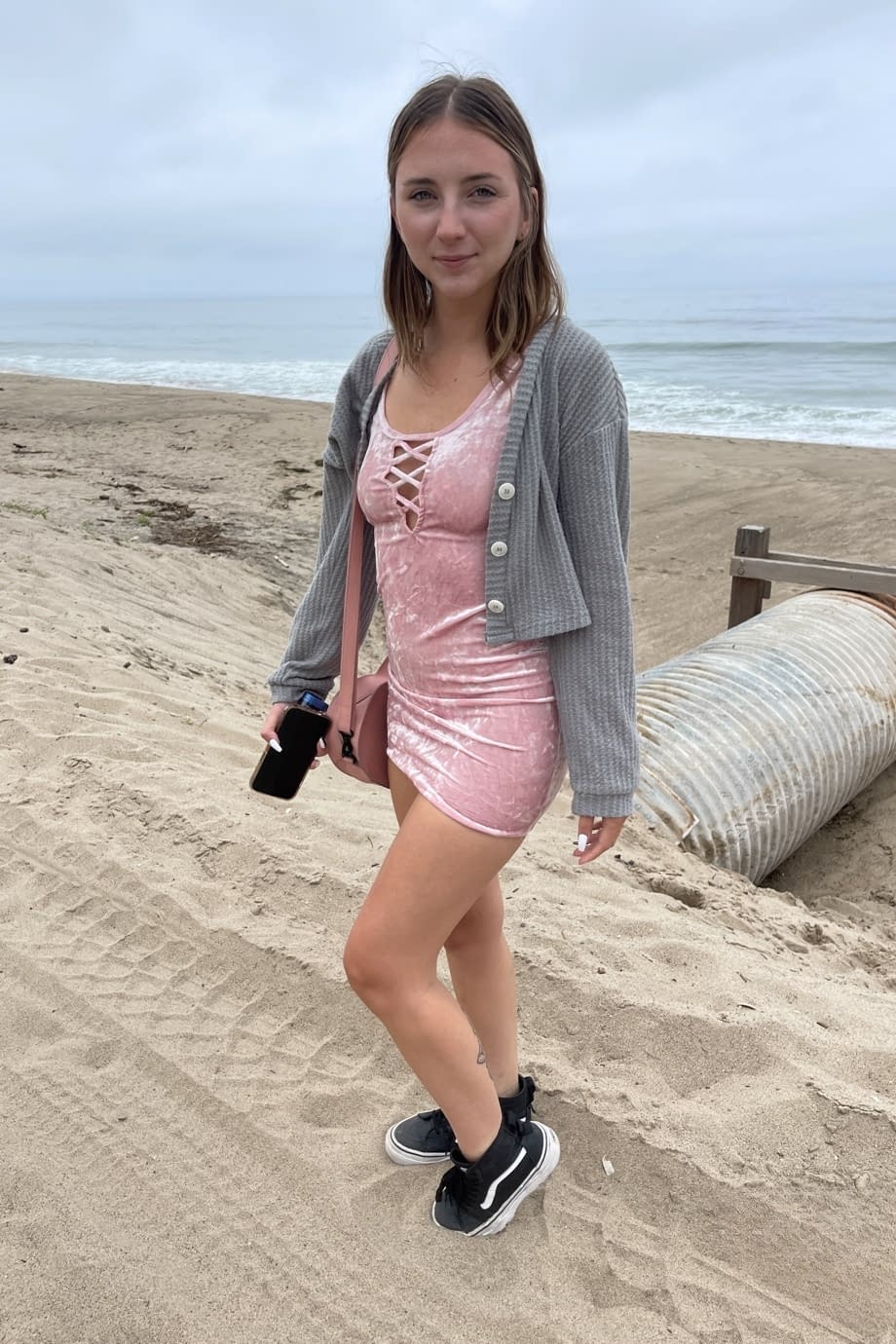Teen petite amateur Macy Meadows seductively spreads her yummy pussy lips on camera - 15