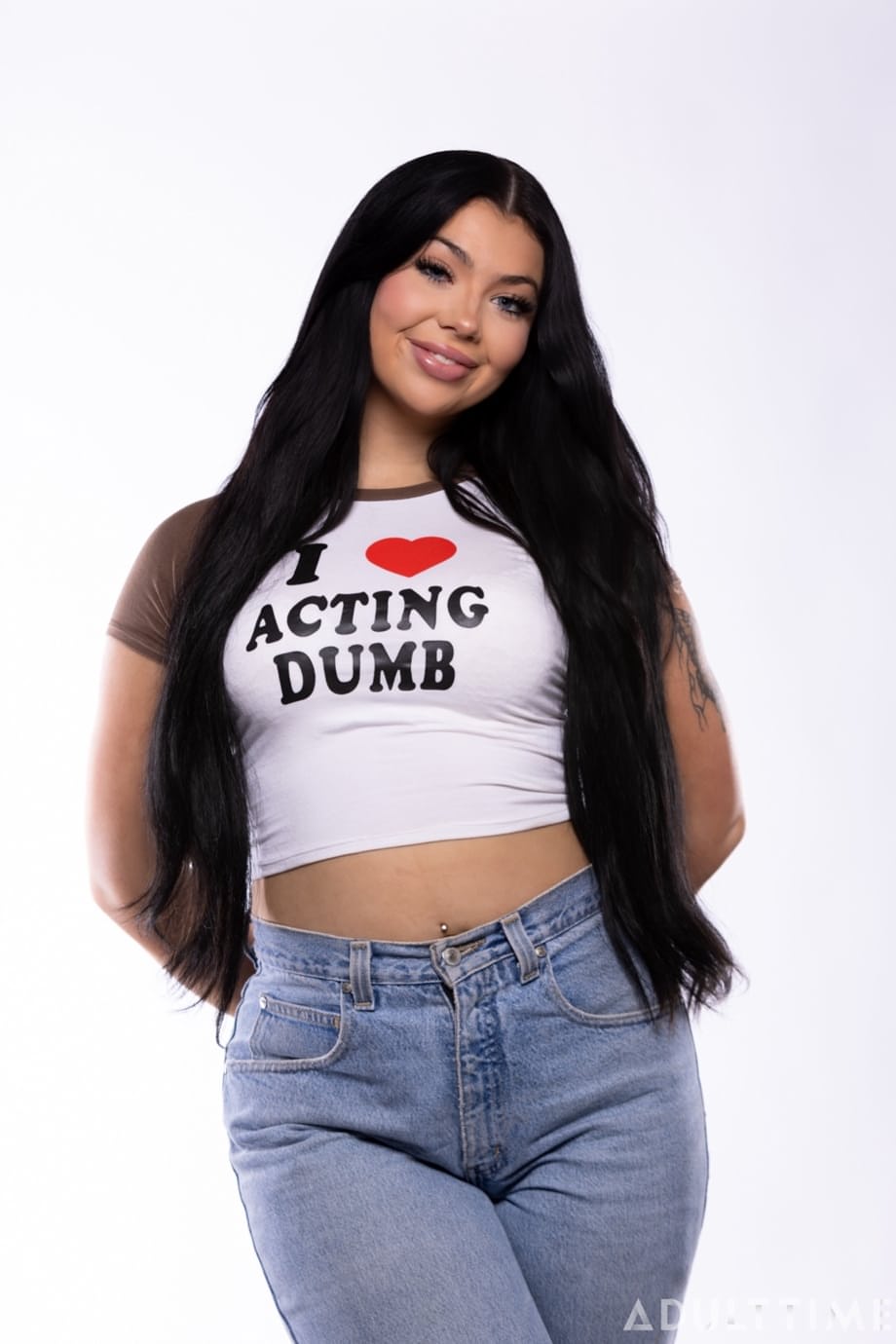 India fingers her plump wet pussy spreading her dripping lips wide - 1