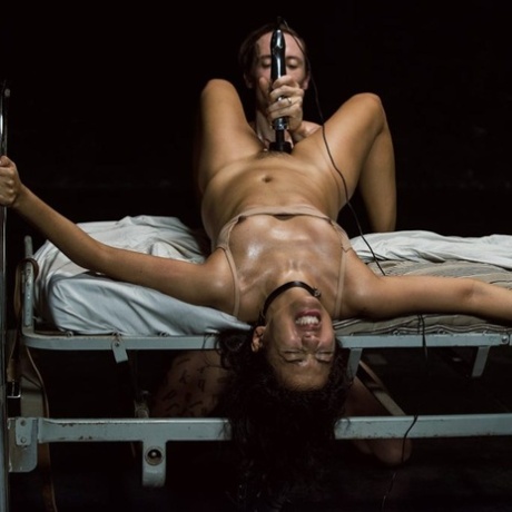 Lina Bembe desidera una dominazione dura da parte di Silvia Rubi e Viktoria Vaar. - 14