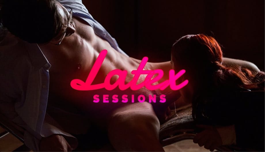 Amatrice Femdom Babe Zoe Davis embrassant passionnément son esclave de cuisine soumis menotté - 9
