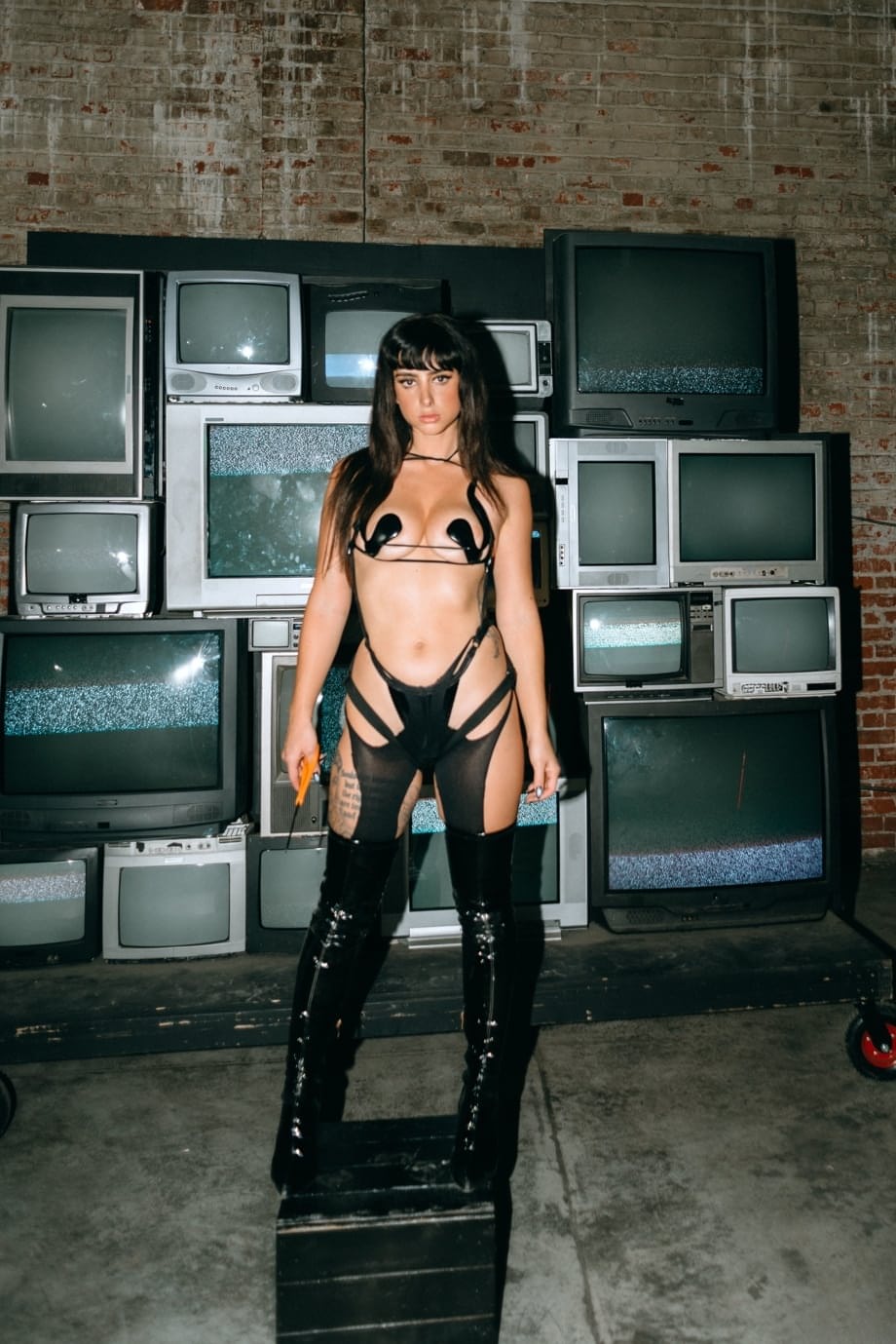 Reed flaunts her tiny tits in a wild, explicit striptease for your pleasure - 8