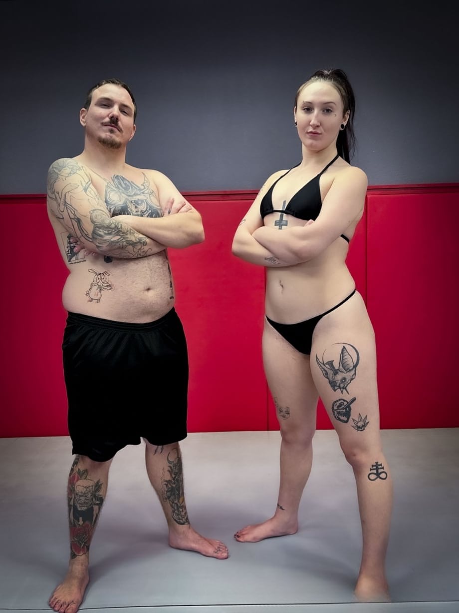 Horny brunette Raven Vice wrestles an inked dude before riding his boner