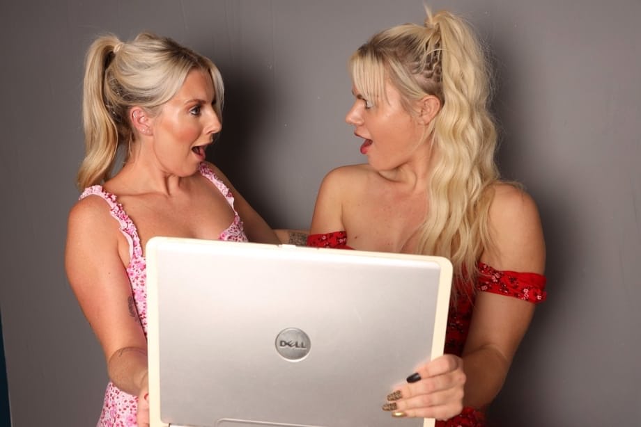 La sensual Lana Rose devora una polla junto con la lujuriosa Emily Walters en un trío CFNM delicioso - 4