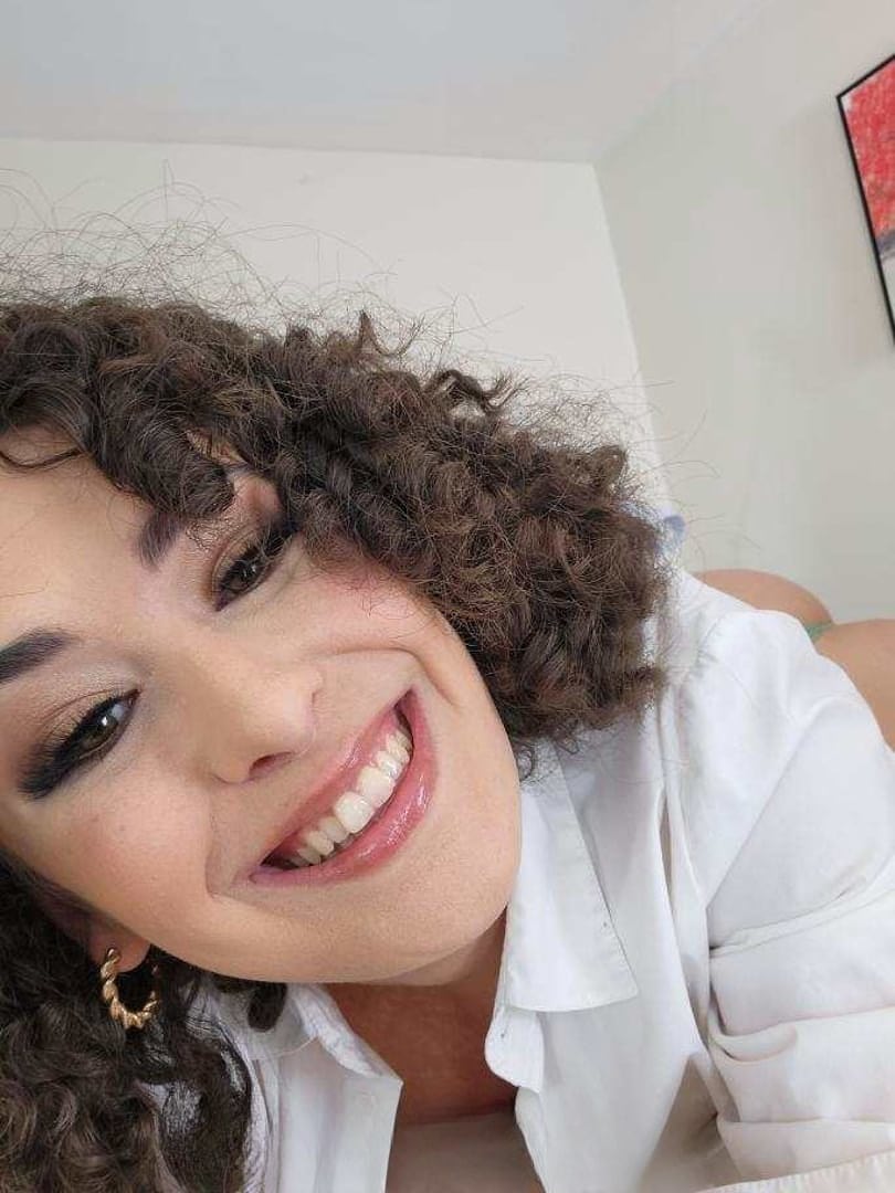 Victoria Brennan aux gros seins se déshabille entièrement aux côtés de la blonde mature Bianca Fitcougar - 20