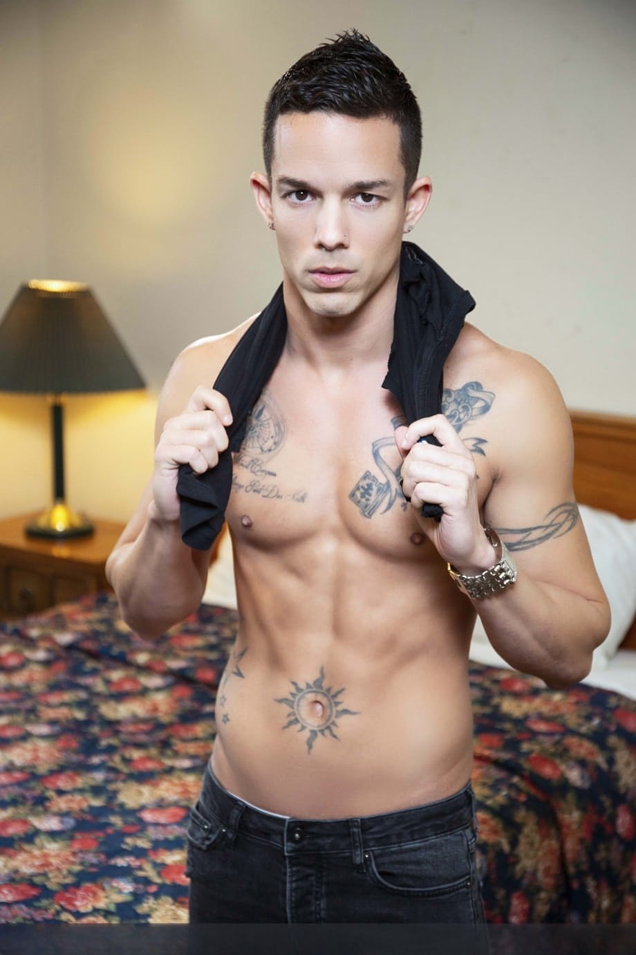 Nic Sahara pounds hard with two stunning muscular gays - 2