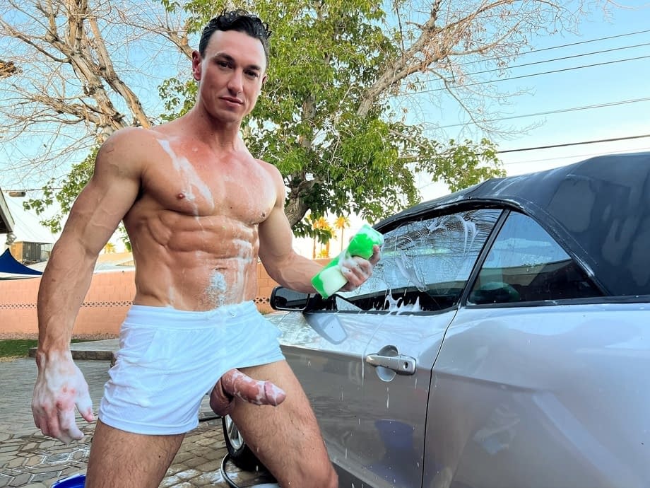 Cade Maddox soaks his shirtless bod with his soapy huge cock during a wet, seductive car-wash tease - 7