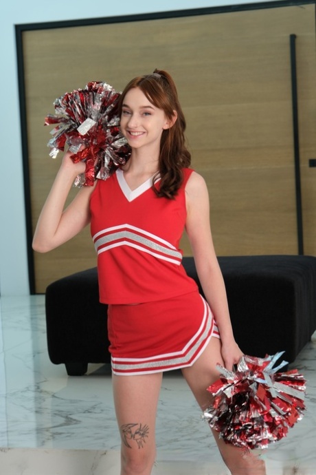 Sexy Cheerleader Melanie Marie Banged Hard Before Facial Explosion - 2