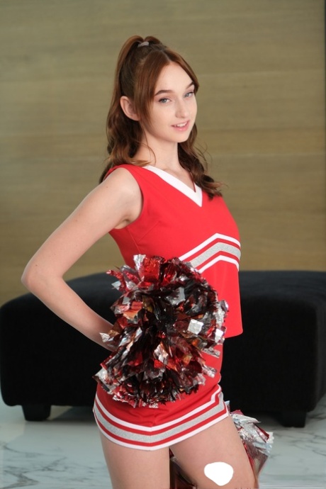 Sexy Cheerleader Melanie Marie Banged Hard Before Facial Explosion - 3