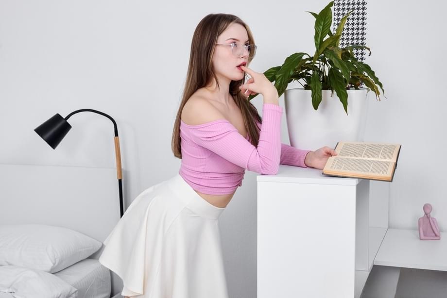La impresionante Angelica Heaven explora el éxtasis anal usando dildos y juguetes de gran tamaño - 3