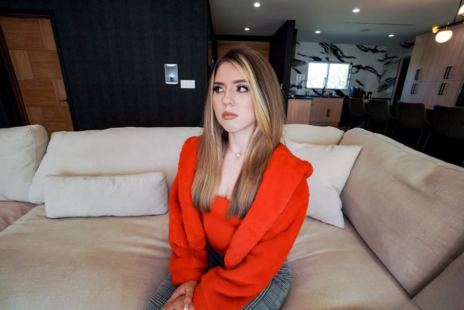 Teen babysitter Lucky Anne flaunts her big ass and gets fucked hard