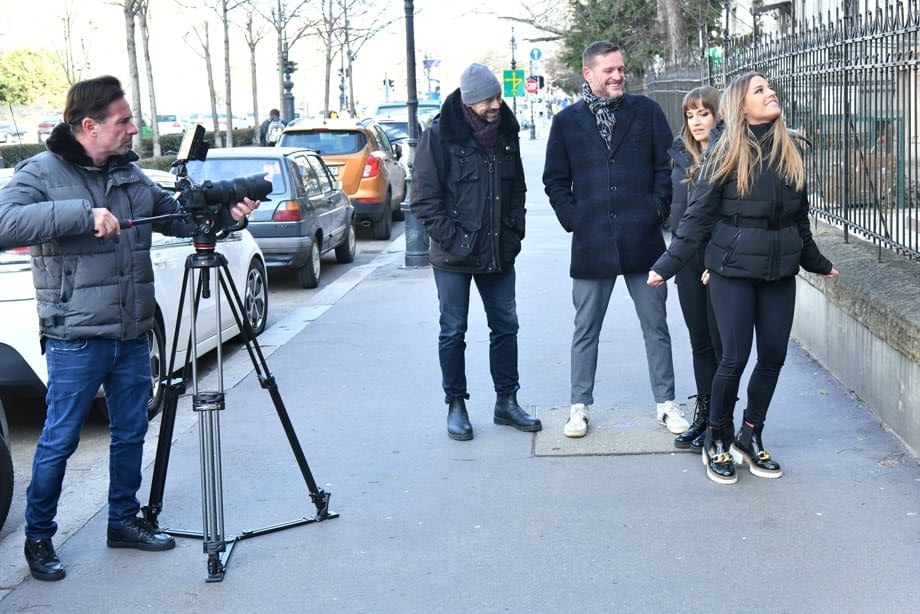 Wild gangbang: Silvia Dellai double-penetrated with her sister Eveline - 5