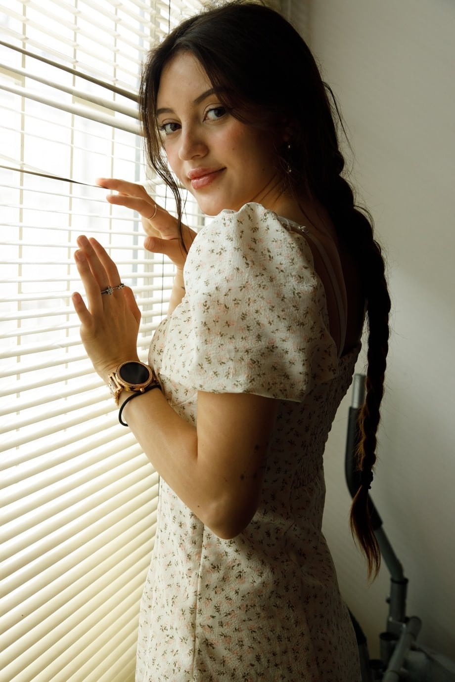Andee stuzzica con le sue tette piccole e sode e il suo perineo sodo e sodo - 2