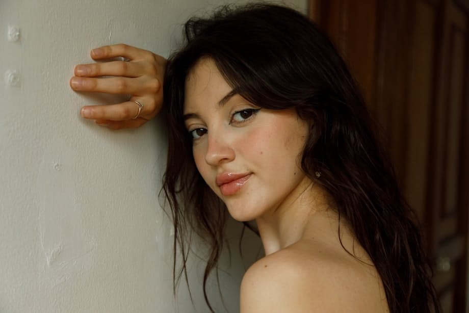 Andee stuzzica con le sue tette piccole e sode e il suo perineo sodo e sodo - 11
