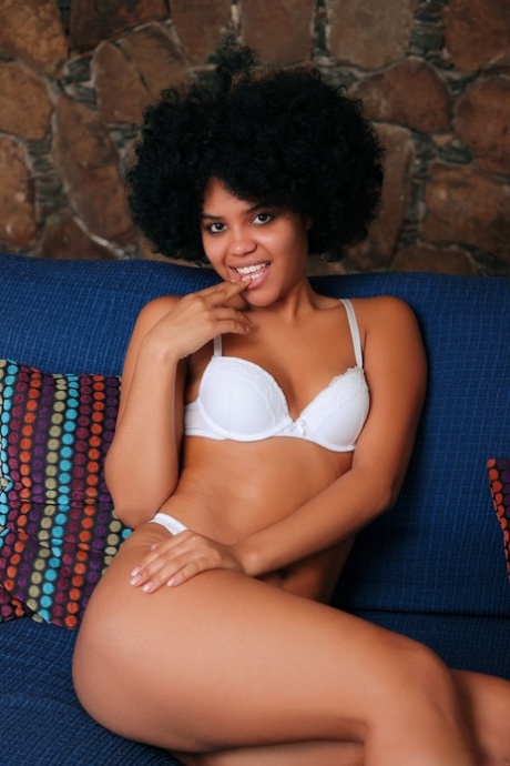 Curly-haired Selva Lapiedra teases and peels off every inch of clothing in sultry slow-mo - 5