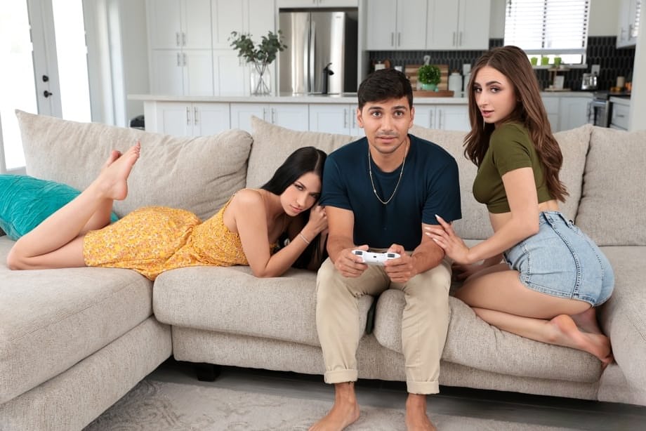 Alex Coal e Penelope Kay ti succhiano il cazzo insieme in un POV intenso con doppia penetrazione orale fino al facial - 2