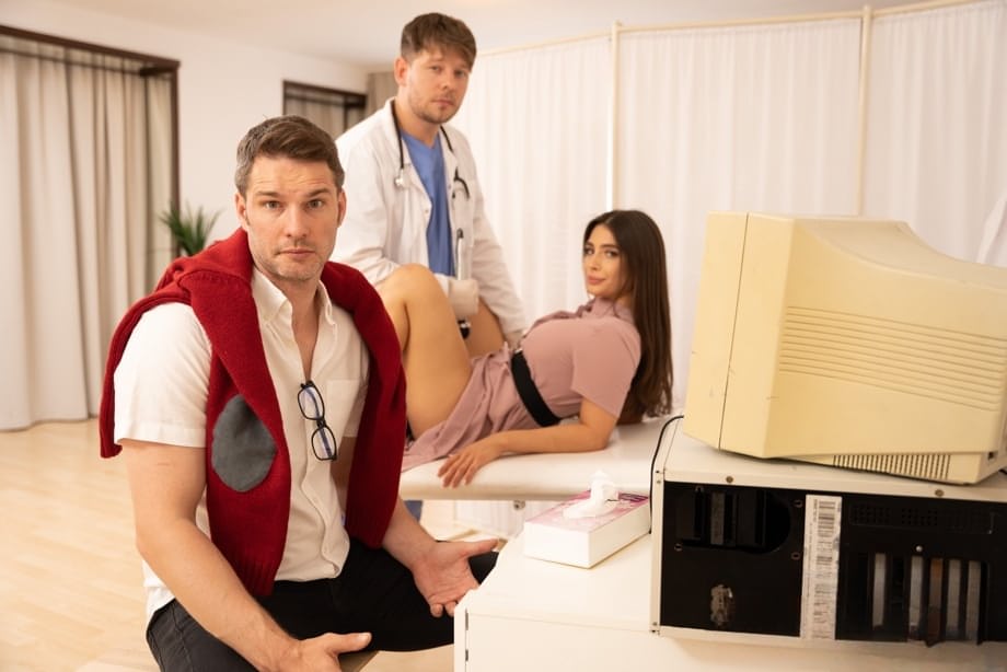 Fertility doctor Michael Woods aggressively bangs brunette Tru Kait doggystyle - 4
