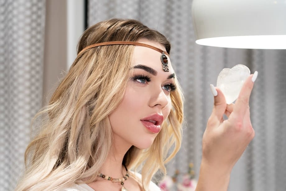 Dante Colle perfora intensamente sin parar a la seductora trans Emma Rose - 6
